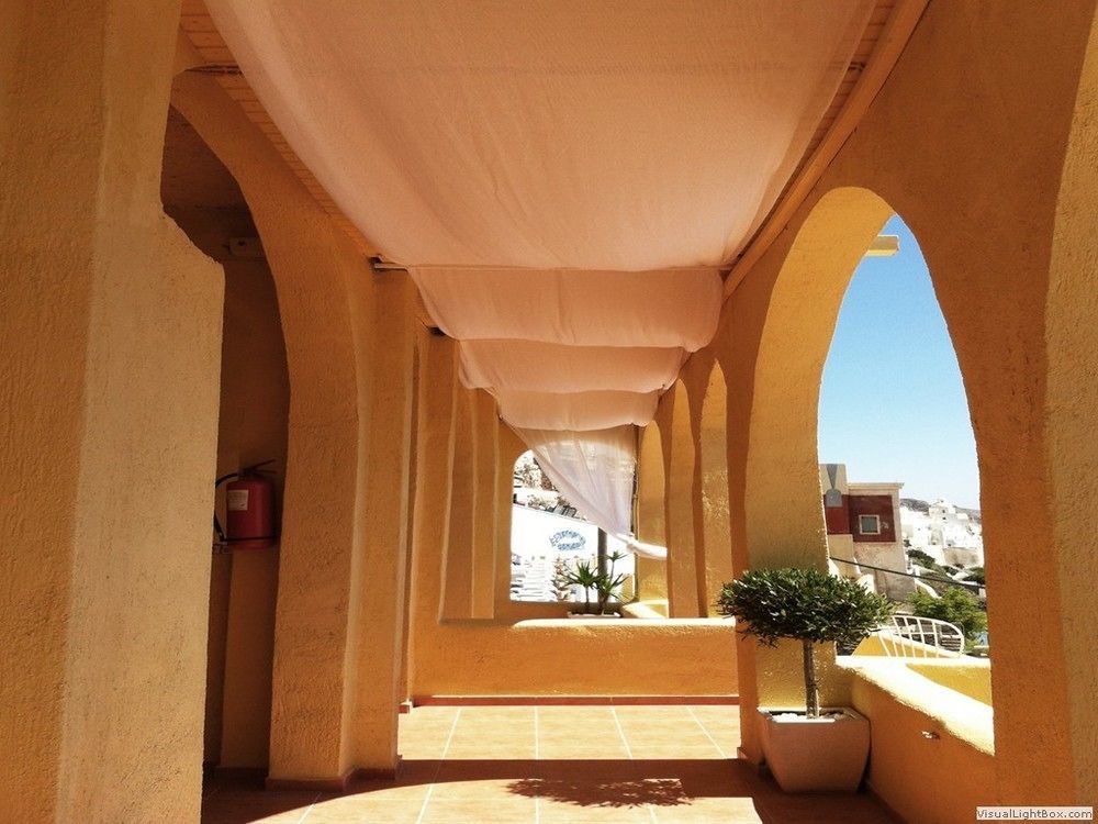 Porto Carra Hotell Fira  Exteriör bild